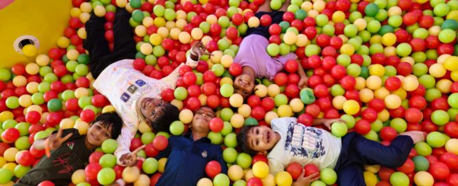 Best indoor play area with cafe in kharghar